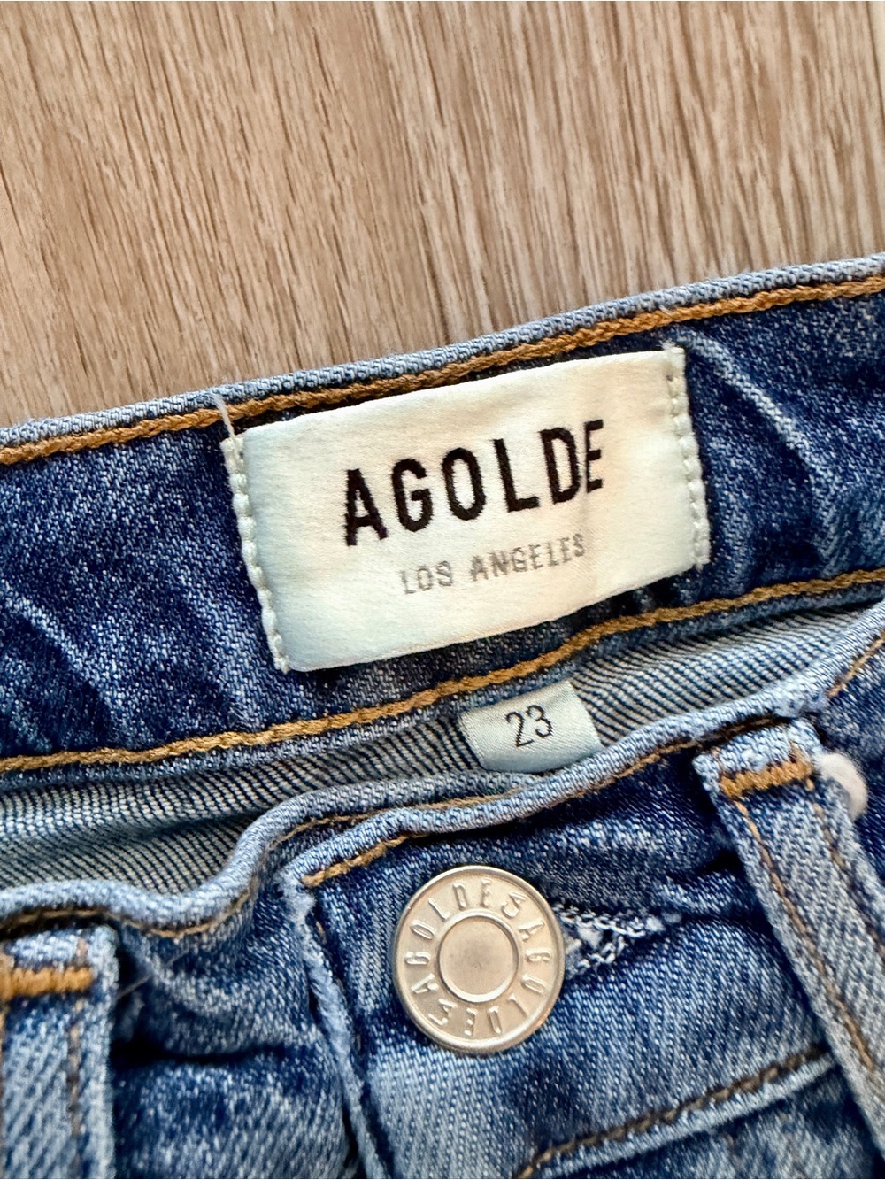 AGolde Straight-Leg Jeans 23 - Picture 2 of 3